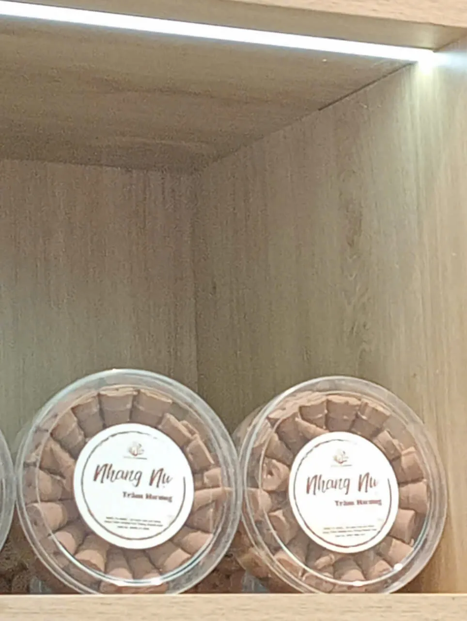 Premium Agarwood Incense Cones – Natural Vietnamese Oud (20 / 42 Cones Box)